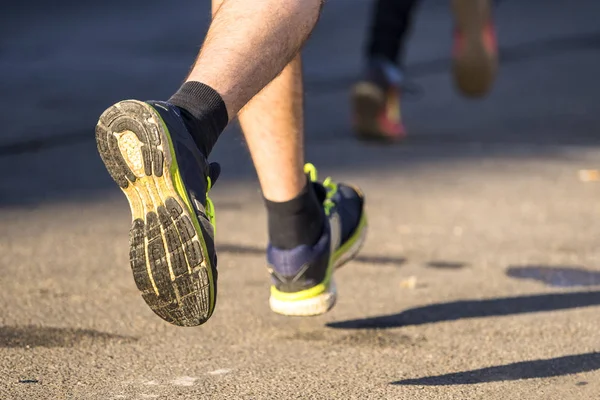 Feet of a jogger — Stock Photo, Image