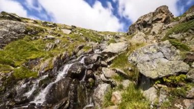 Bergbach am Gaislachkogel in Oesterreich, Tirol im Zeitraffer