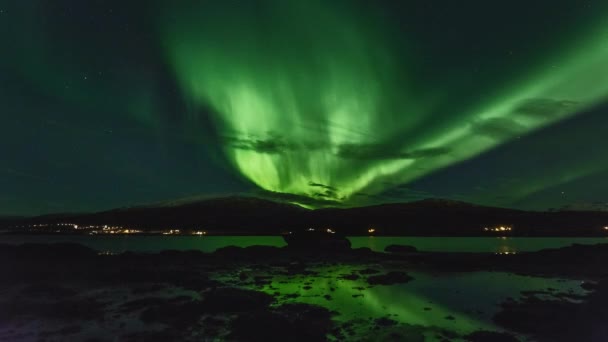 Полярные огни Норвегии во времени — стоковое видео
