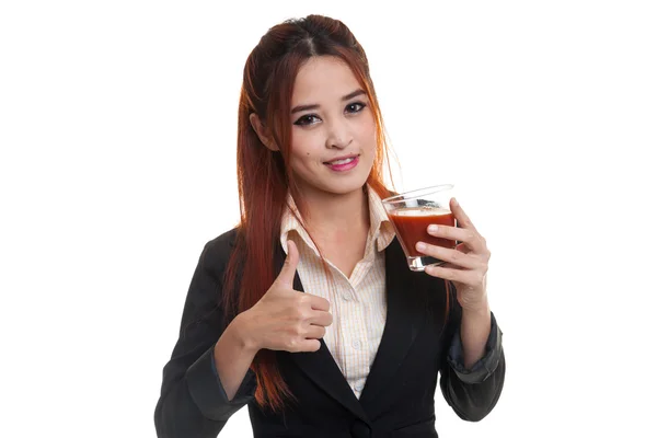 Joven mujer de negocios asiática pulgares arriba con jugo de tomate . —  Fotos de Stock