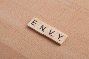 Scrabble harf kelime gıpta yazım.