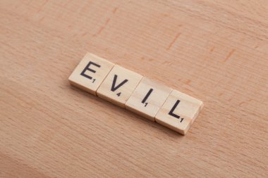 Scrabble harf kelime kötü yazım.