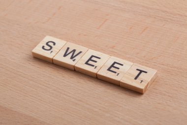 Scrabble harf kelime tatlı yazım.