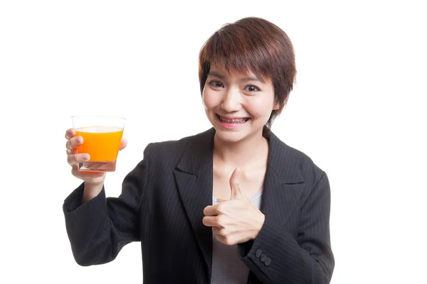 Fiatal ázsiai nő remek ital narancs juice. — Stock Fotó