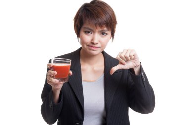 Asyalı kadın başparmak aşağı domates suyu nefret ediyorum..