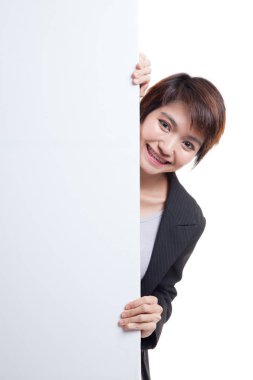 Boş işareti ile genç Asyalı kadın.