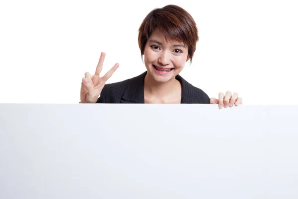 Young Asian woman show victory sign with blank sign. — Stock Photo, Image