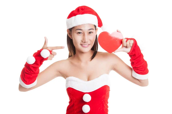 Asiático Natal Papai Noel menina apontar para o coração vermelho . — Fotografia de Stock