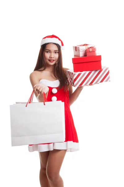 Dziewczyna azjatyckich Boże Narodzenie Santa Claus z torby na zakupy i prezent. — Zdjęcie stockowe