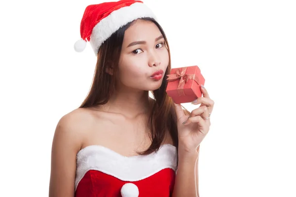 Asiático Natal Papai Noel menina beijar uma caixa de presente . — Fotografia de Stock