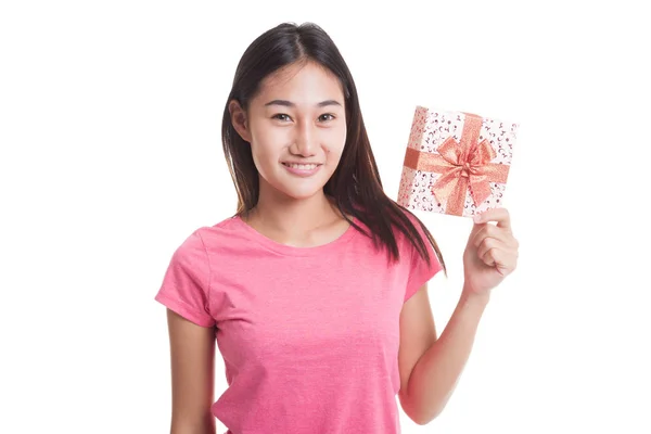 Jovem mulher asiática com uma caixa de presente . — Fotografia de Stock