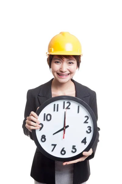 Asiatique ingénieur femme avec une horloge . — Photo