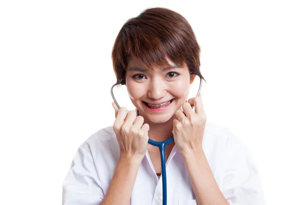 Asian young female doctor hold stethoscope. — Stock Photo, Image