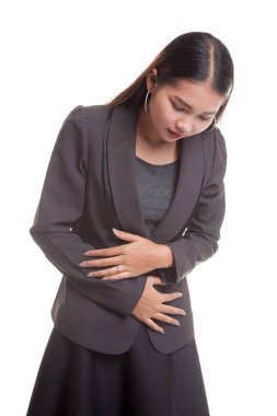 Genç Asyalı kadın mide ağrısı var.