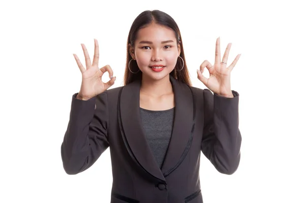 Asiática mujer de negocios mostrar doble OK mano signo y sonrisa . — Foto de Stock