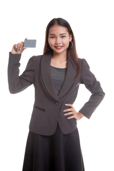 Junge asiatische Geschäftsfrau lächelt mit einer leeren Karte. — Stockfoto