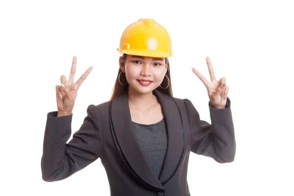 Asiático ingeniero mujer mostrar victoria signo con ambas manos . — Foto de Stock