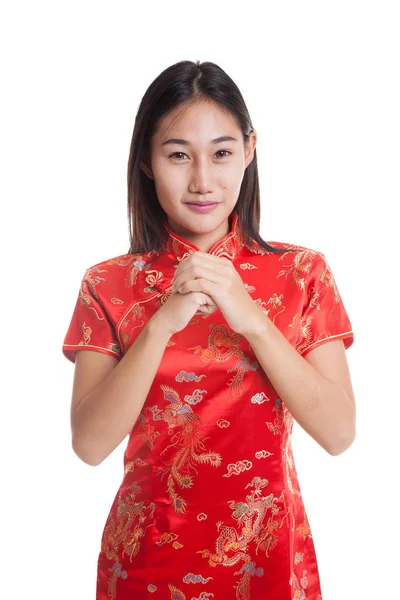 Asiatin im chinesischen Cheongsam-Kleid mit Glückwunschgeste — Stockfoto