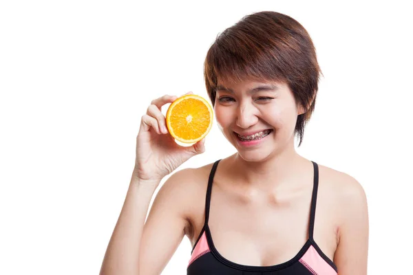 Asiatka zdravou dietu s oranž. — Stock fotografie