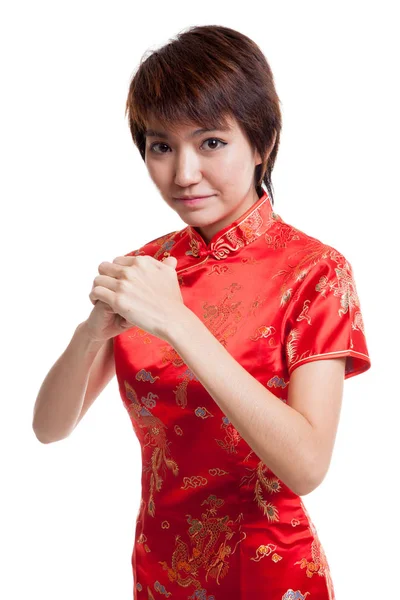 Chica asiática en cheongsam chino vestido con gesto de congratula — Foto de Stock