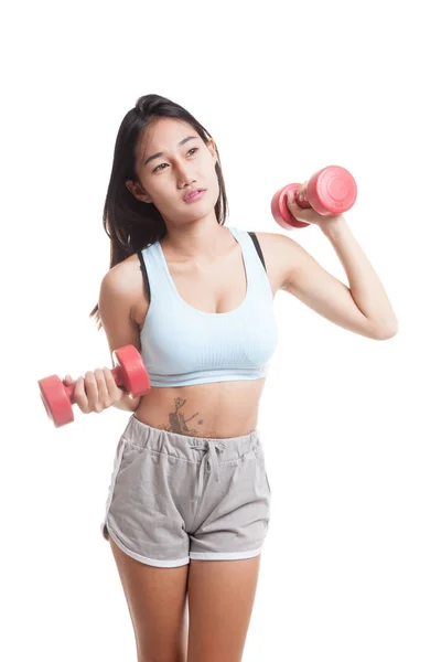 Усталые азиатские здоровые девочки упражнения с гантелями . — стоковое фото