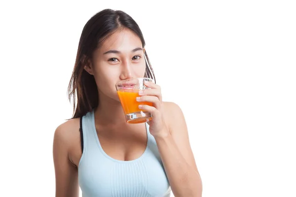 Mooie Aziatische gezond meisje drinken sinaasappelsap. — Stockfoto