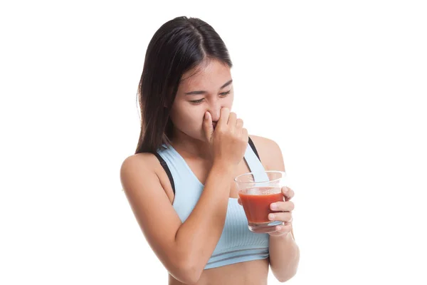 Menina asiática saudável bonita odeio suco de tomate . — Fotografia de Stock
