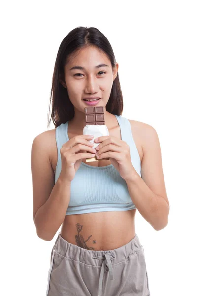 Linda menina asiática saudável amor chocolate . — Fotografia de Stock