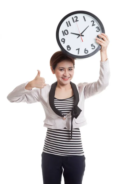 Joven mujer de negocios asiática pulgares arriba con un reloj . — Foto de Stock