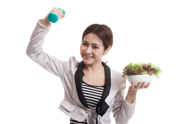 健康的なアジア ビジネスの女性とダンベルとサラダ. — ストック写真