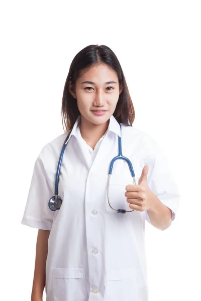 Asiatische junge Ärztin zeigen Daumen nach oben. — Stockfoto