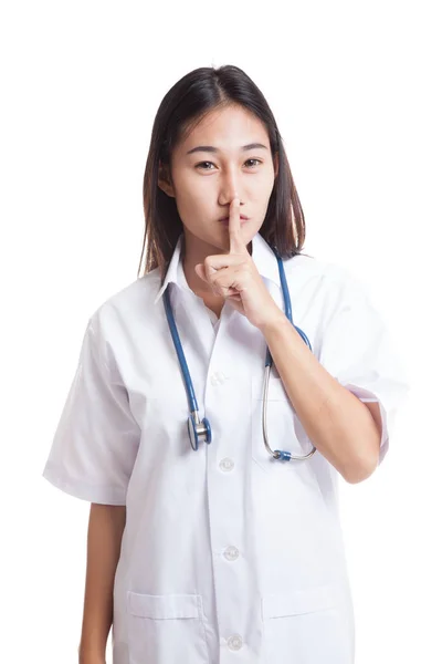 Asiatique jeune femme médecin faire calme signe . — Photo