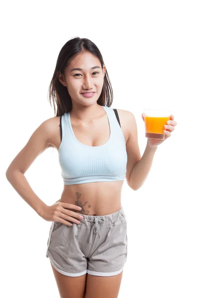 Mooie Aziatische gezond meisje drinken sinaasappelsap. — Stockfoto