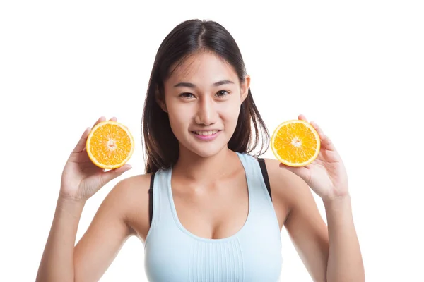 Bella ragazza asiatica sana con frutta arancione . — Foto Stock