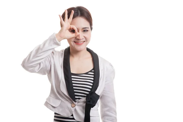 Beautiful young Asian woman show OK sign over her eye. — Stock Photo, Image