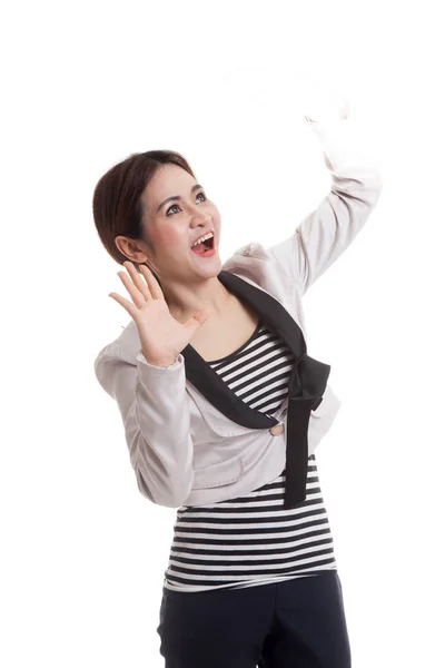 Emocionado joven mujer de negocios asiática buscar . — Foto de Stock