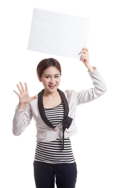 Joven mujer de negocios asiática sorpresa con blanco signo en blanco . —  Fotos de Stock