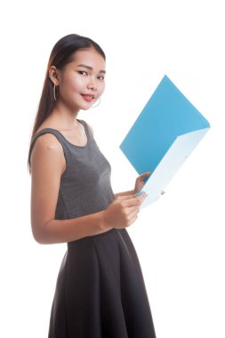 Genç Asyalı kadın ile ağıl