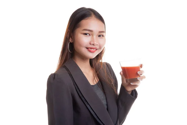 Joven mujer de negocios asiática beber jugo de tomate . — Foto de Stock