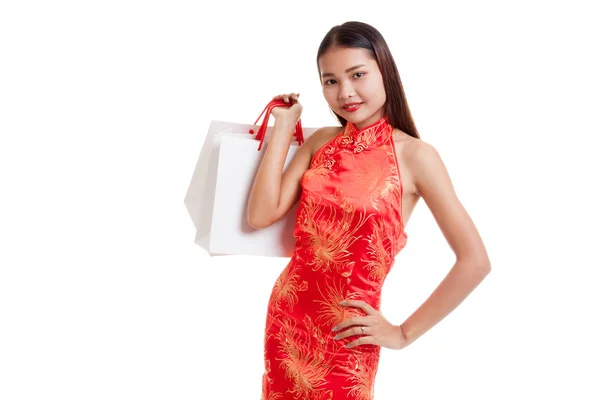 Asijská dívka v čínských cheongsam šaty. — Stock fotografie