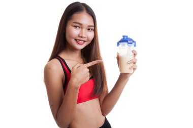 Güzel Asyalı sağlıklı kız ile peynir altı suyu proteini.