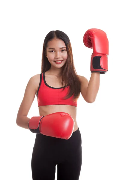 Hermosa chica asiática sana con guante de boxeo rojo . — Foto de Stock