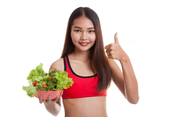 Mooie Aziatische gezond meisje duimen omhoog met salade. — Stockfoto