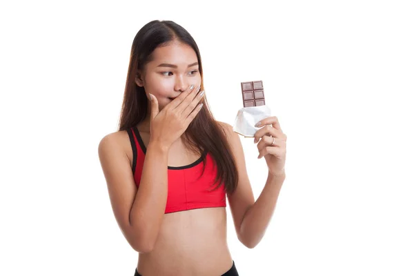 Hermosa chica asiática sana muy feliz con chocolate . —  Fotos de Stock
