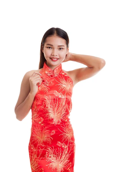 Aziatisch meisje in chinese cheongsam jurk. — Stockfoto