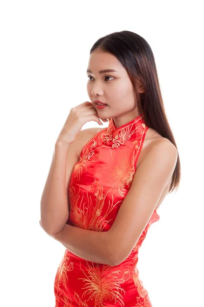 Asiatisk flicka i cheongsam kinesisk klänning. — Stockfoto