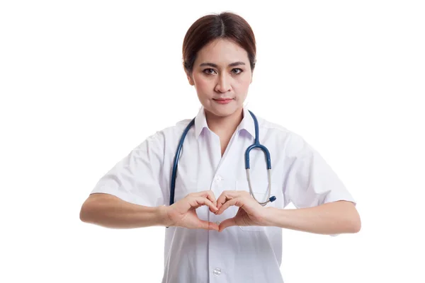 Portrait of Asian female doctor show heart hand sign. — Stock Photo, Image