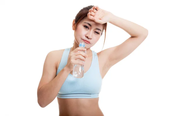Hermosa chica sana asiática con botella de agua potable . — Foto de Stock