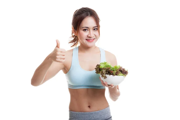 Bela ásia saudável menina polegares até com salada . — Fotografia de Stock