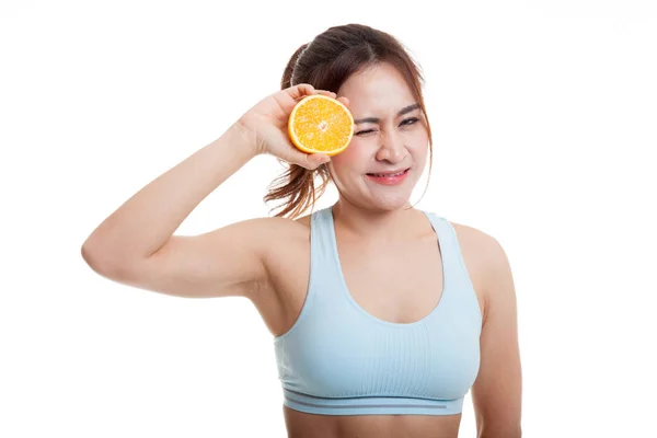 Asiatische gesunde Mädchen auf Diät mit Orangenfrüchten. — Stockfoto